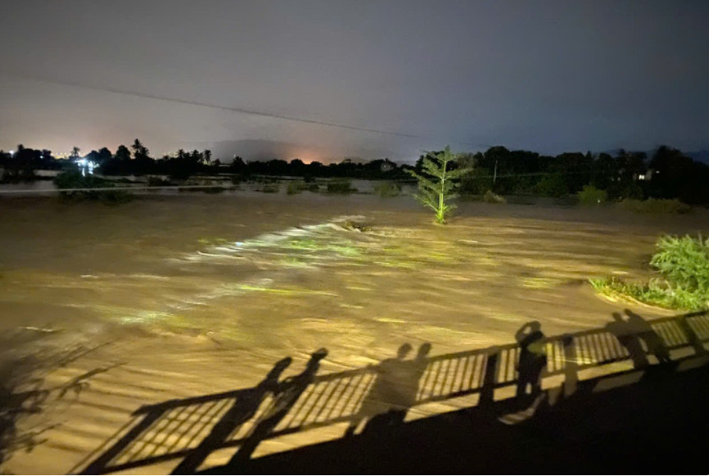 Lâm Đồng: Vỡ hồ chứa nước tại trang trại nuôi gà trên núi, nhiều người dân tháo chạy